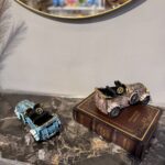 Vintage Classic Car Miniature Sculpture Set – Fiber Resin Antique Car Showpiece for Home & Office Décor - Image 6