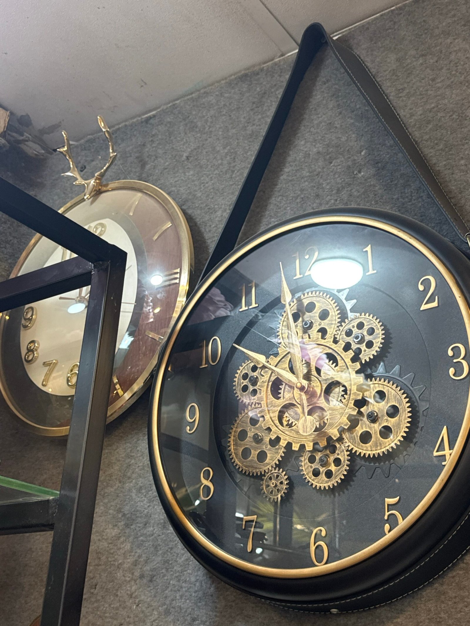 cec46427-8cff-49be-a0e0-e079044c1482-7101-0000017a02cfa80c_file Clock - Image 1